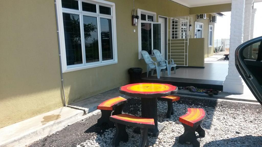 D'Pantai Homestay Kuala Sg. Baru Malacca Exterior photo